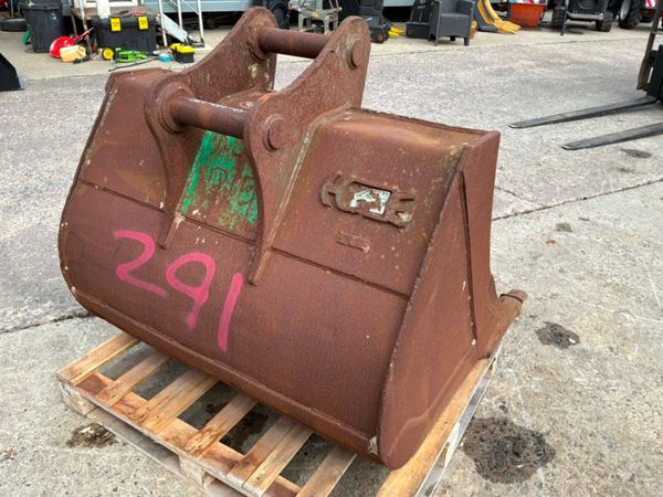 48" digging bucket....65mm pins....291kp. 398401675