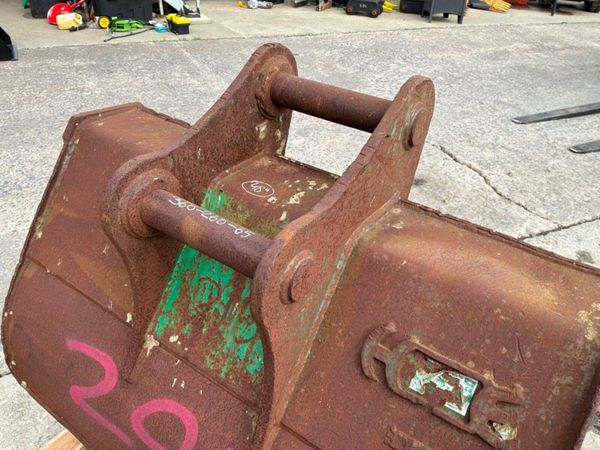 48" digging bucket....65mm pins....291kp. 398401698