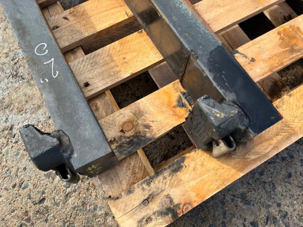 48" sliding Forks.....20" carriage.......Class 3.. 398401842