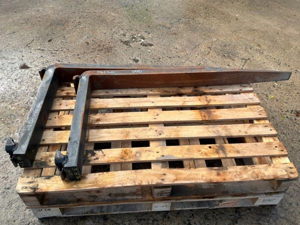 48" sliding Forks.....20" carriage.......Class 3.. 398401835