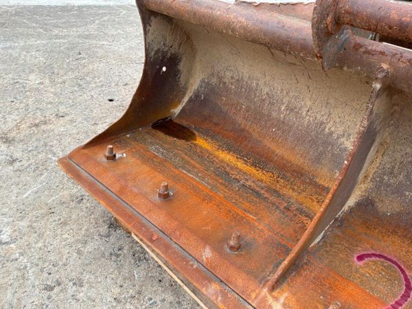 72" Grading bucket.......65mm pins.........296kp. 398541267