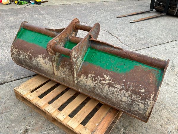 72" Grading bucket.......65mm pins.........296kp. 398541276