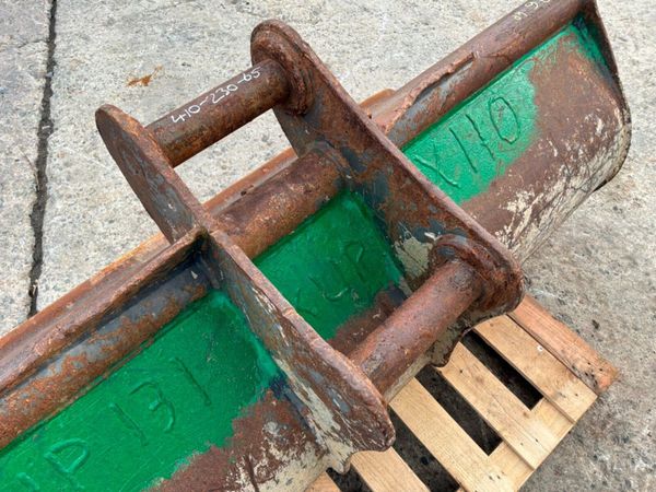 72" Grading bucket.......65mm pins.........296kp. 398541278