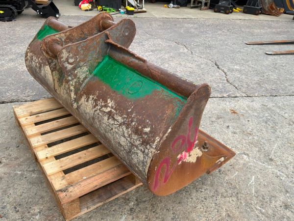 72" Grading bucket.......65mm pins.........296kp. 398541289