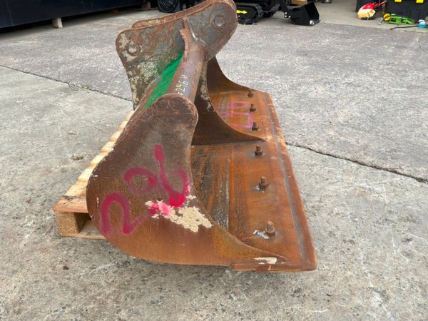 72" Grading bucket.......65mm pins.........296kp. 398541291