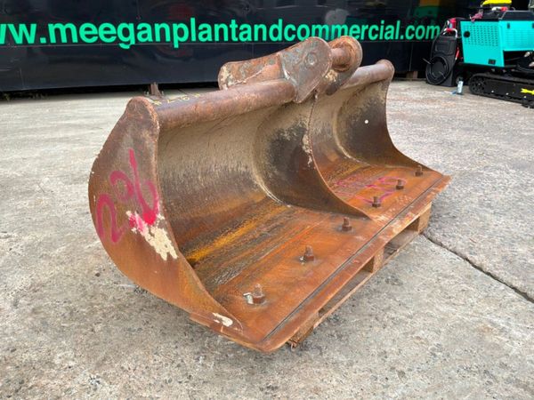 72" Grading bucket.......65mm pins.........296kp. 398541293
