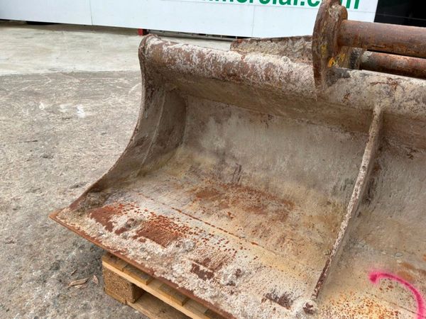 72" Strickland grading bucket....65mm pins........ 398541348