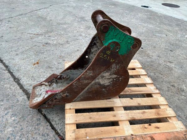 12" digging bucket.......50mm pins.........251 kp. 398541360