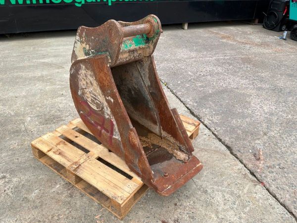 24" Strickland digging Bucket........65mm pins.... 398541310