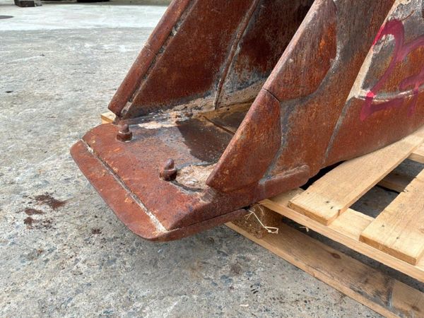 24" Strickland digging Bucket........65mm pins.... 398541313