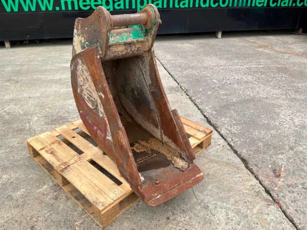 24" Strickland digging Bucket........65mm pins.... 398541315