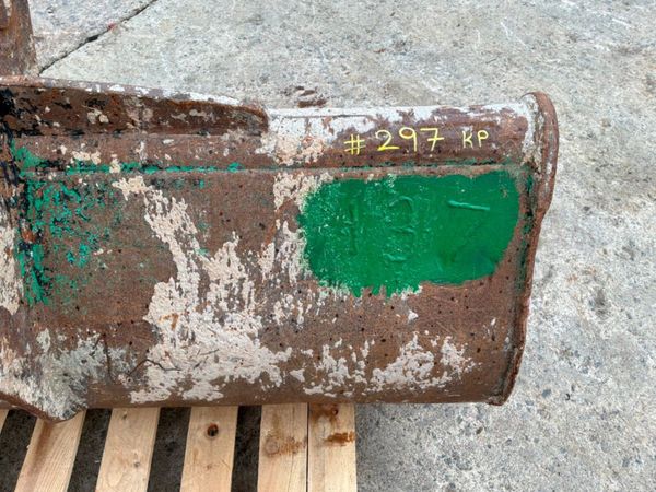 72" Strickland grading bucket....65mm pins........ 398541335