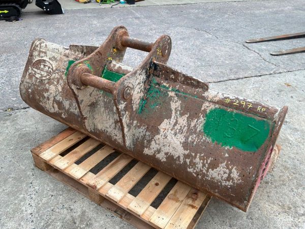 72" Strickland grading bucket....65mm pins........ 398541336