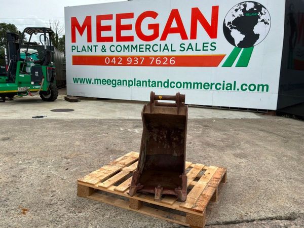 18" digging Bucket...........50mm pins........253k 398541640