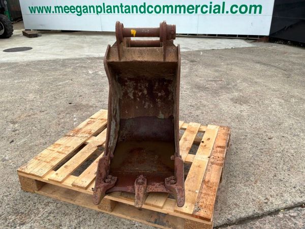 18" digging Bucket...........50mm pins........253k 398541649