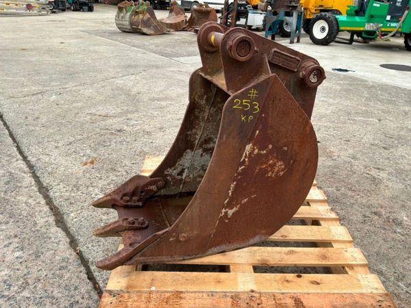 18" digging Bucket...........50mm pins........253k 398541709