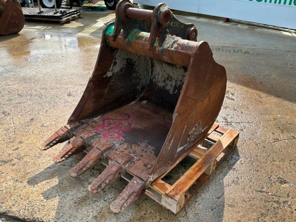 36" Rhinox digging bucket........65mm pins.......2 398586290