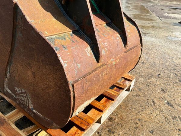 36" Rhinox digging bucket........65mm pins.......2 398586363
