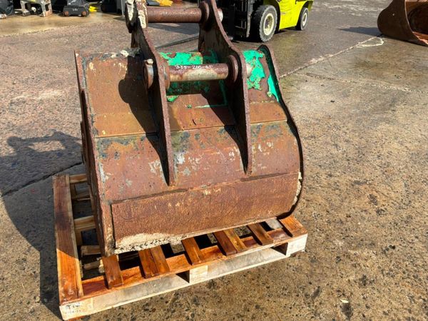 36" Rhinox digging bucket........65mm pins.......2 398586332
