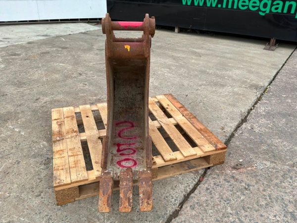 12" Strickland digging bucket....50mm pins....250k 398532845