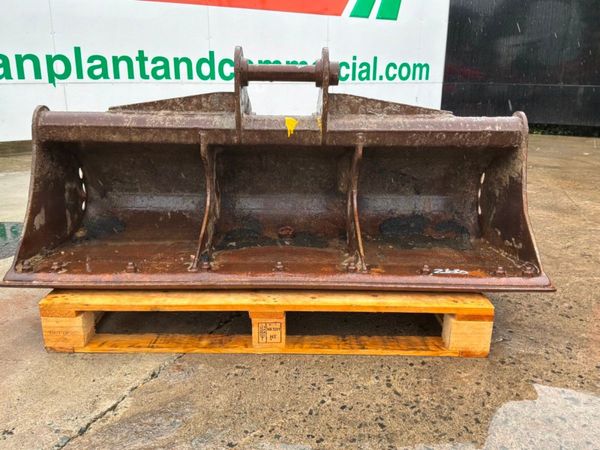 60" Rhinox grading bucket......50mm pins   266kp 398652665