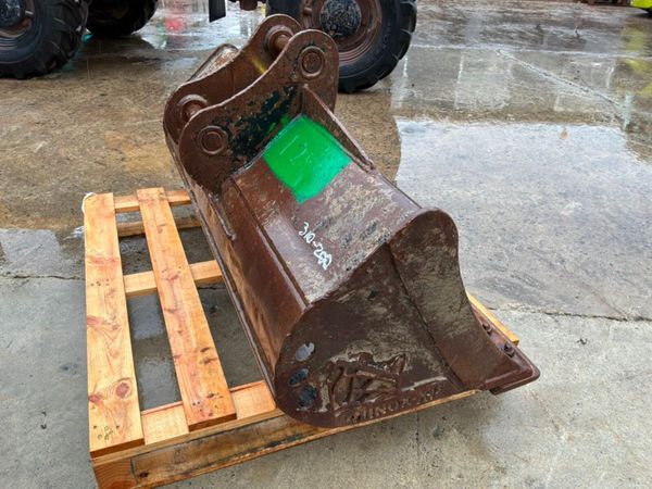60" Rhinox grading bucket......50mm pins   266kp 398652673