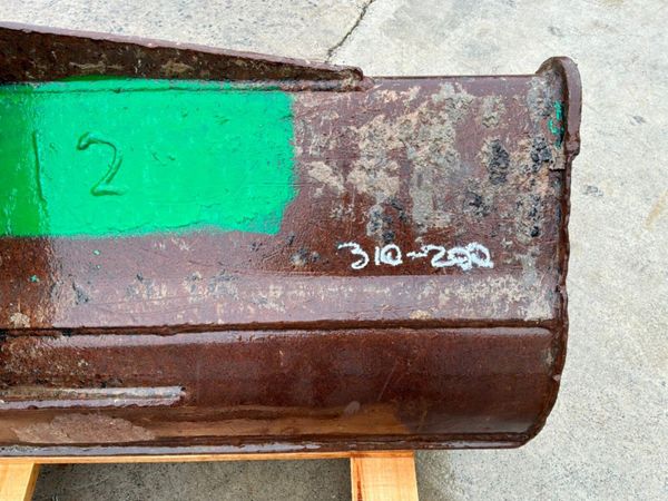 60" Rhinox grading bucket......50mm pins   266kp 398652675