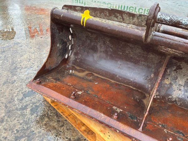 60" Strickland Grading bucket....50mm pins........ 398661872