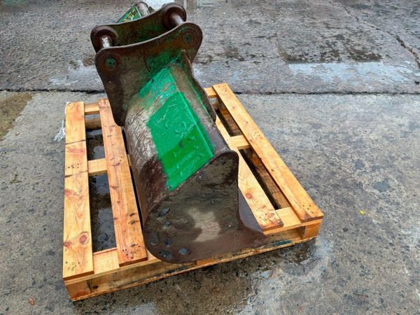 60" Strickland  grading bucket......50mm pins    2 398661902
