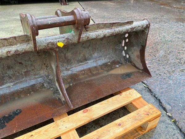 60" Strickland  grading bucket......50mm pins    2 398661926