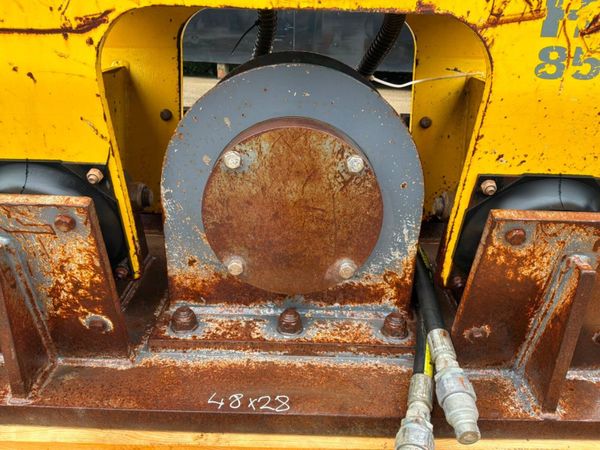 Atlas Copco HC 850 Wacker plate......65mm cradle.. 398685504