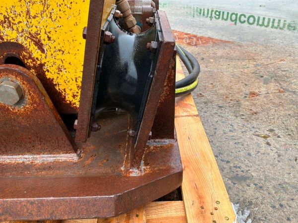 Atlas Copco HC 850 Wacker plate......65mm cradle.. 398685505