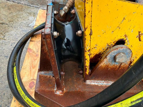 Atlas Copco HC 850 Wacker plate......65mm cradle.. 398685507