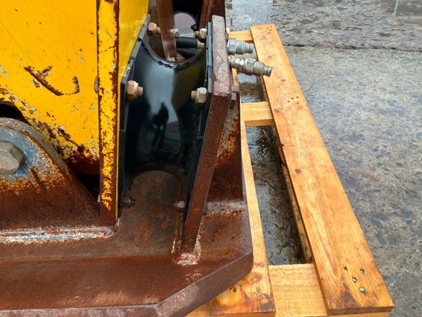 Atlas Copco HC 850 Wacker plate......65mm cradle.. 398685508