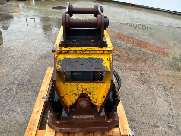 Atlas Copco HC 850 Wacker plate......65mm cradle.. 398685517