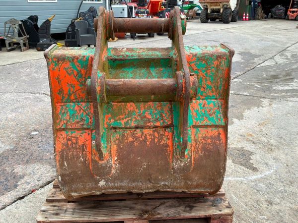 40" digging bucket.......80mm pins / 20 tonne   32 398629043
