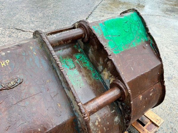 48" Scoop digging bucket......65mm pins.....286kp. 398629061