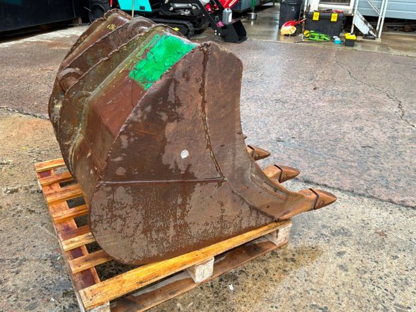 48" Scoop digging bucket......65mm pins.....286kp. 398629064