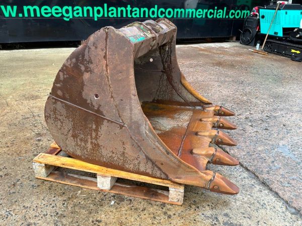 48" Scoop digging bucket......65mm pins.....286kp. 398629065