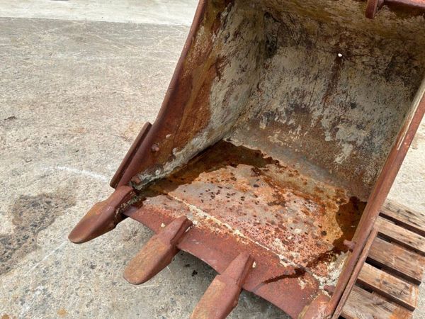 36" Geith digging bucket....80mm pins / 20 tonne.. 398629078