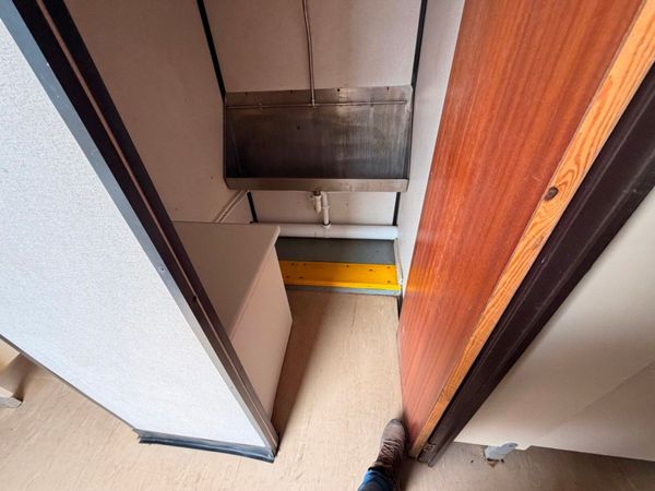 16.5ft x 9ft Male & Female Toilet Block ....3733 398788976