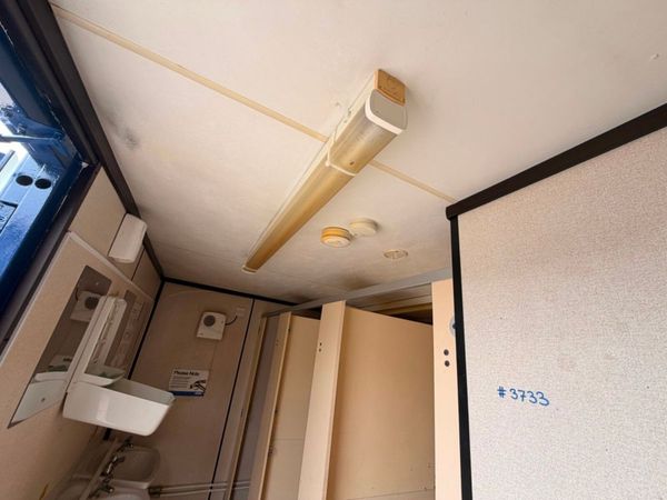 16.5ft x 9ft Male & Female Toilet Block ....3733 398788981