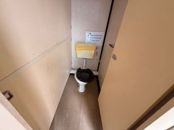 16.5ft x 9ft Male & Female Toilet Block ....3733 398788982