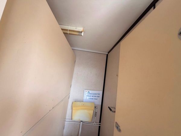16.5ft x 9ft Male & Female Toilet Block ....3733 398788983