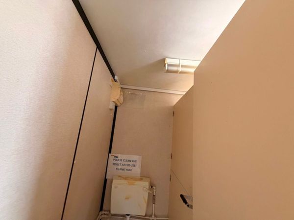16.5ft x 9ft Male & Female Toilet Block ....3733 398788993