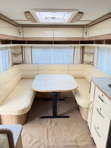 ✨STUNNING 2022 LMC 695 5/6 BERTH ISLAND BED✨ 398707235