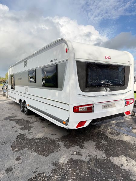 ✨STUNNING 2022 LMC 695 5/6 BERTH ISLAND BED✨ 398707236