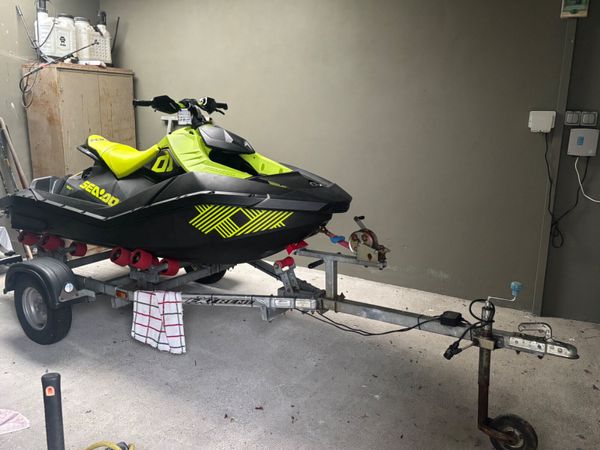 2023 Seadoo Spark Trixx 2 up very low hours 398830169