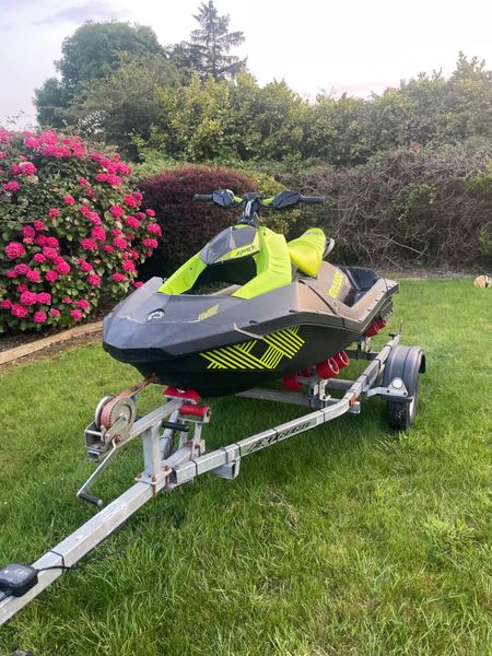 2023 Seadoo Spark Trixx 2 up very low hours 398830174