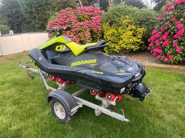 2023 Seadoo Spark Trixx 2 up very low hours 398830176